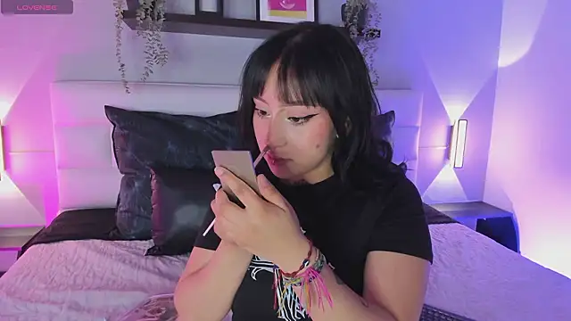 sofi bakerr online show from February 14, 11:40 am