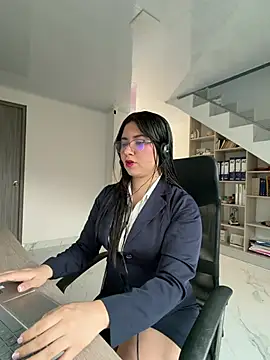 Snapshot of VAL_PRINCESS chatting on August 9, 9:09 pm VAL PRINCESS online show from August 9, 9:09 pm