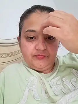 sarahhh1987 online show from October 18, 6:37 am