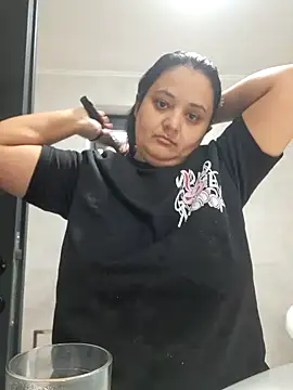 sarahhh1987 online show from March 2, 8:43 am