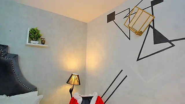 AnntoniaWood online show from December 12, 6:53 pm