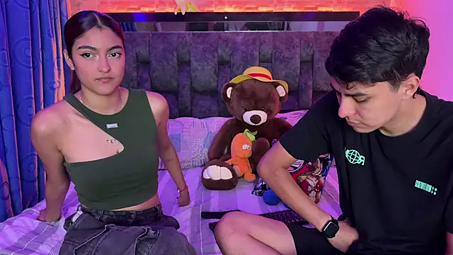 Snapshot of Juva___ chatting on October 19, 10:32 pm Juva online show from October 19, 10:32 pm