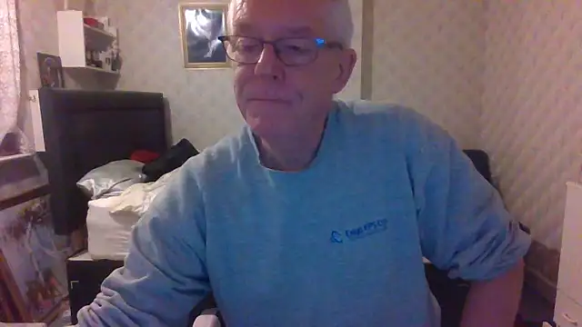 Snapshot of shaun63m chatting on January 18, 1:53 am shaun63m online show from January 18, 1:53 am