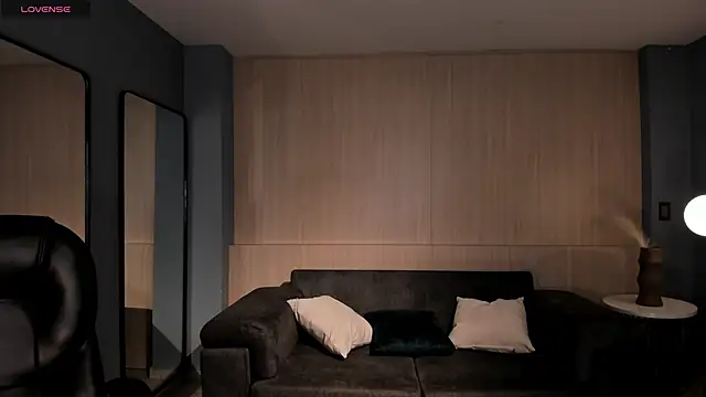 Snapshot of BellaRose_X chatting on February 8, 5:16 pm BellaRose X online show from February 8, 5:16 pm