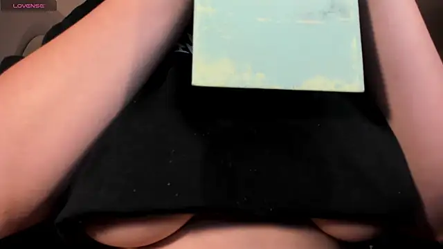 Snapshot of BellaRose_X chatting on February 15, 5:59 am BellaRose X online show from February 15, 5:59 am