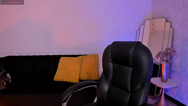 ViolettHansson online show from November 29, 11:46 am