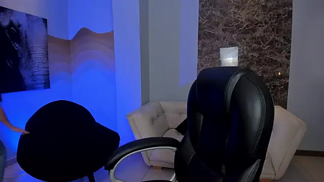 Snapshot of AliceHarper_ chatting on October 23, 7:12 pm AliceHarper online show from October 23, 7:12 pm