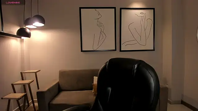 Snapshot of AliceHarper_ chatting on October 29, 7:48 pm AliceHarper online show from October 29, 7:48 pm