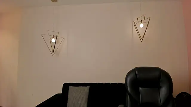 Snapshot of AliceHarper_ chatting on November 6, 5:47 pm AliceHarper online show from November 6, 5:47 pm