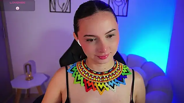 Snapshot of AliceHarper_ chatting on June 22, 2:57 am AliceHarper online show from June 22, 2:57 am