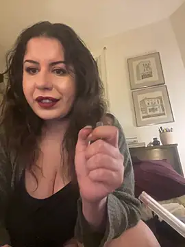 Snapshot of holyeroticss chatting on February 17, 1:46 am holyeroticss online show from February 17, 1:46 am