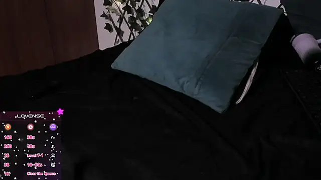 CoralineSanchez online show from January 14, 6:24 am