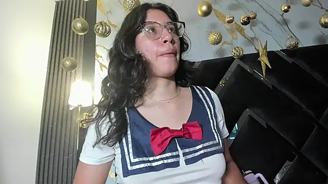 CoralineSanchez online show from February 23, 7:11 pm