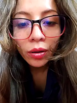 Snapshot of mmmVirginia chatting on November 18, 6:23 pm mmmVirginia online show from November 18, 6:23 pm