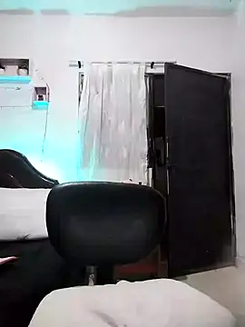 lunanataly online show from January 4, 4:11 pm