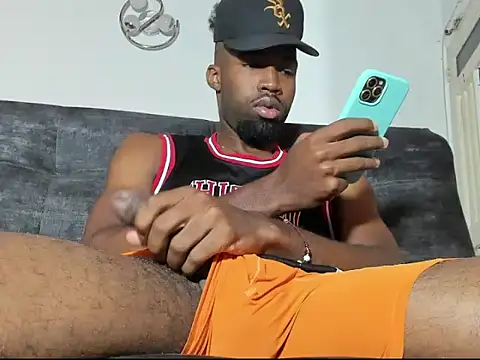 Snapshot of daniielitho_bigcock chatting on October 23, 2:05 pm daniielitho bigcock online show from October 23, 2:05 pm