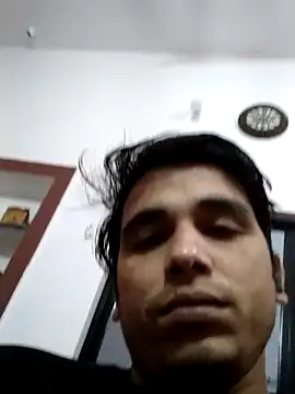 Snapshot of roadtucker123 chatting on December 13, 11:55 am roadtucker123 online show from December 13, 11:55 am