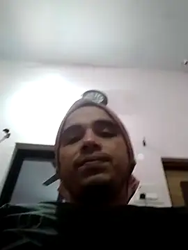 Snapshot of roadtucker123 chatting on December 16, 9:09 pm roadtucker123 online show from December 16, 9:09 pm