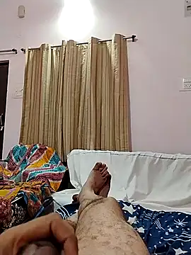 Snapshot of roadtucker123 chatting on February 14, 4:31 pm roadtucker123 online show from February 14, 4:31 pm