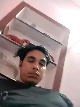 Snapshot of roadtucker123 chatting on February 18, 3:21 pm roadtucker123 online show from February 18, 3:21 pm