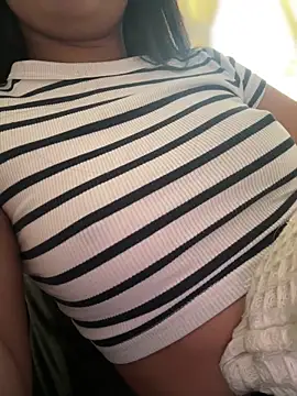 Salome golvert online show from February 5, 9:30 pm