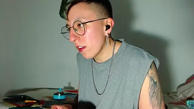 Sexyboy 666 online show from December 2, 9:32 pm