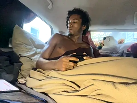 Snapshot of SlimeCrownzOut5 chatting on November 9, 1:31 pm SlimeCrownzOut5 online show from November 9, 1:31 pm