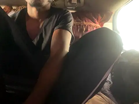 Snapshot of SlimeCrownzOut5 chatting on December 5, 3:09 pm SlimeCrownzOut5 online show from December 5, 3:09 pm