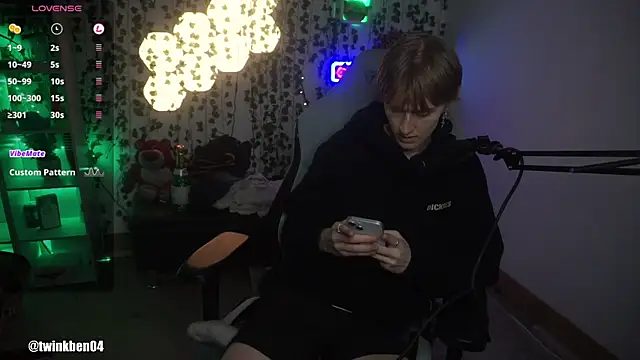 twinkben online show from September 9, 7:57 pm