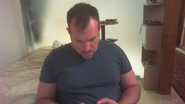 Snapshot of Mike_12hot chatting on December 18, 3:29 pm Mike 12hot online show from December 18, 3:29 pm
