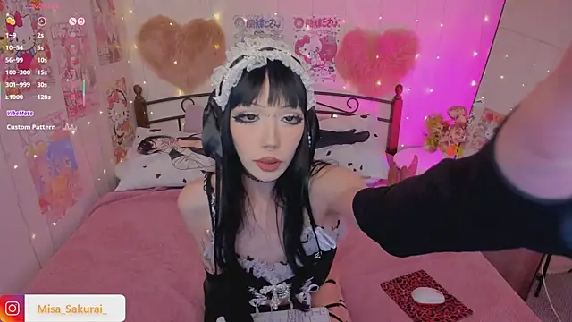 Misa Sakurai online show from November 20, 10:15 am