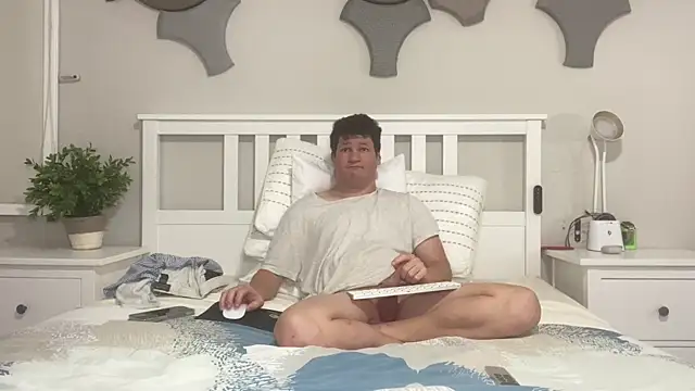 Snapshot of Lorenzo_hernandez chatting on February 12, 2:14 am Lorenzo hernandez online show from February 12, 2:14 am