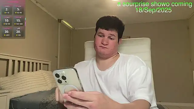 Snapshot of Lorenzo_hernandez chatting on September 10, 5:35 pm Lorenzo hernandez online show from September 10, 5:35 pm