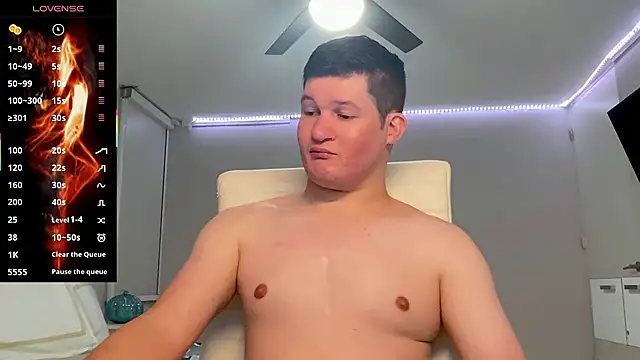 Snapshot of Lorenzo_hernandez chatting on September 27, 12:15 am Lorenzo hernandez online show from September 27, 12:15 am