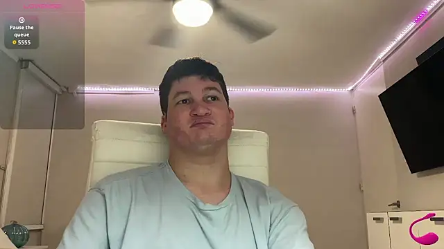 Snapshot of Lorenzo_hernandez chatting on September 30, 10:48 pm Lorenzo hernandez online show from September 30, 10:48 pm