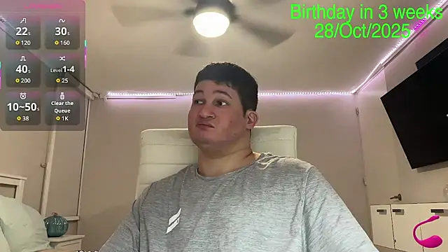 Snapshot of Lorenzo_hernandez chatting on October 2, 10:28 pm Lorenzo hernandez online show from October 2, 10:28 pm