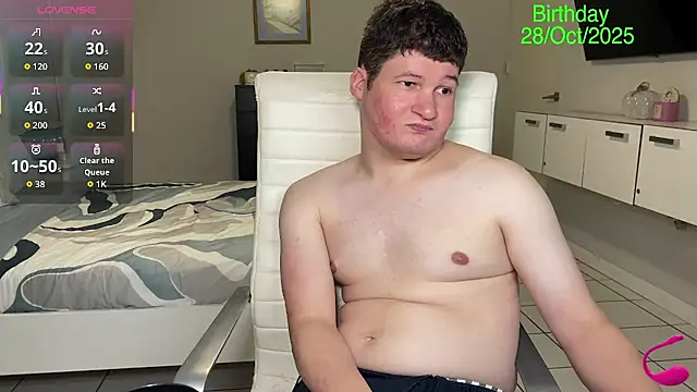 Snapshot of Lorenzo_hernandez chatting on October 13, 7:14 pm Lorenzo hernandez online show from October 13, 7:14 pm