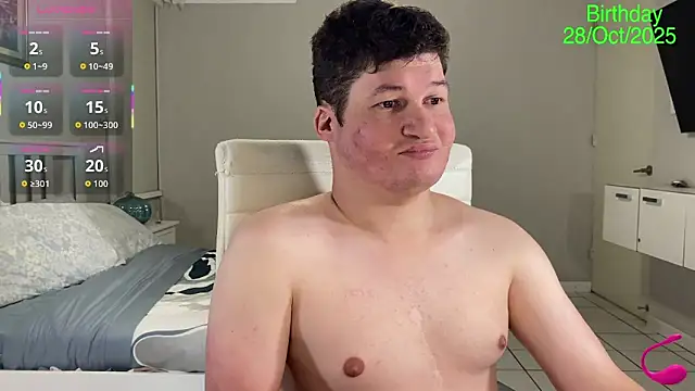 Snapshot of Lorenzo_hernandez chatting on October 15, 8:42 pm Lorenzo hernandez online show from October 15, 8:42 pm