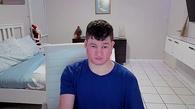 Snapshot of Lorenzo_hernandez chatting on December 2, 1:33 am Lorenzo hernandez online show from December 2, 1:33 am