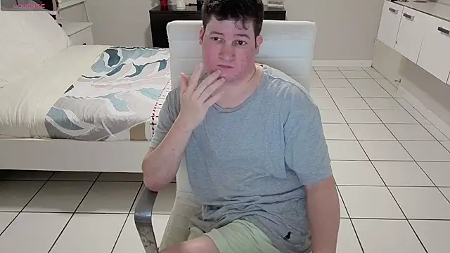 Snapshot of Lorenzo_hernandez chatting on December 16, 3:39 pm Lorenzo hernandez online show from December 16, 3:39 pm