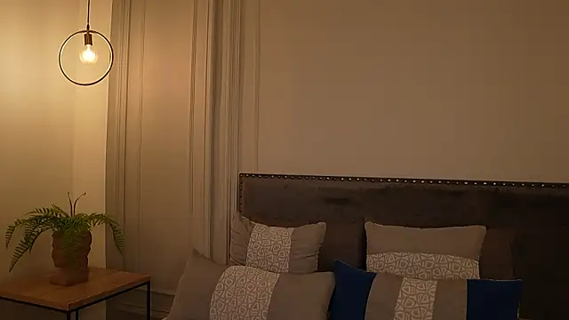 Snapshot of IrisBaker chatting on February 2, 10:19 pm IrisBaker online show from February 2, 10:19 pm