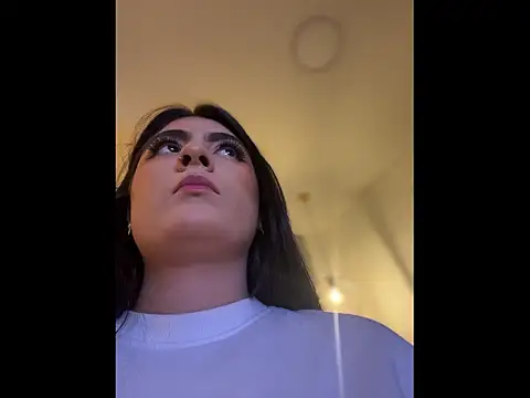 IrisBaker online show from March 18, 10:13 pm