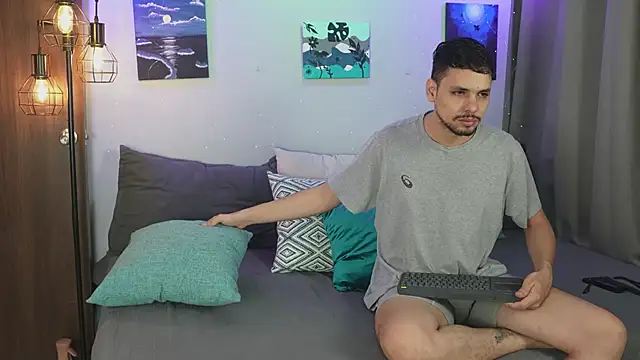 Snapshot of Cleoanubis- chatting on October 17, 5:32 am Cleoanubis- online show from October 17, 5:32 am