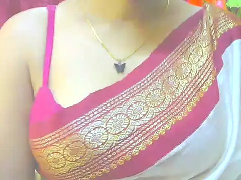 Snapshot of ishmita99 chatting on December 25, 10:06 am ishmita99 online show from December 25, 10:06 am
