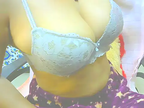 Snapshot of ishmita99 chatting on January 13, 5:12 pm ishmita99 online show from January 13, 5:12 pm