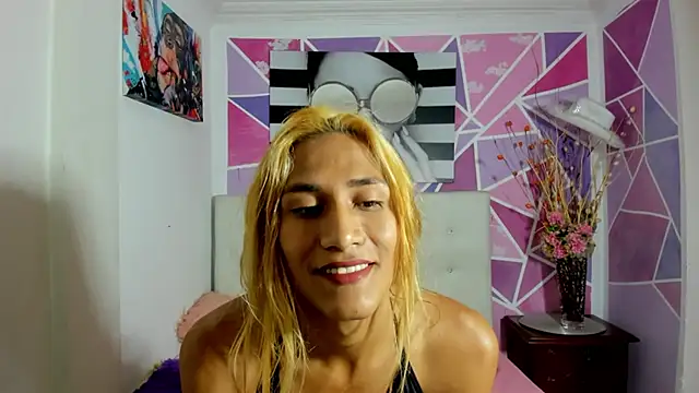 Snapshot of Brisahott chatting on January 27, 2:13 pm Brisahott online show from January 27, 2:13 pm