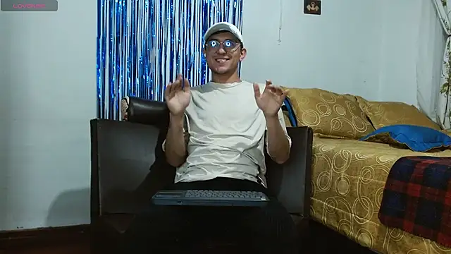 samfox  online show from October 2, 2:07 am