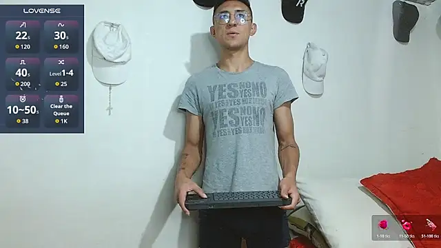 samfox  online show from March 16, 11:25 am