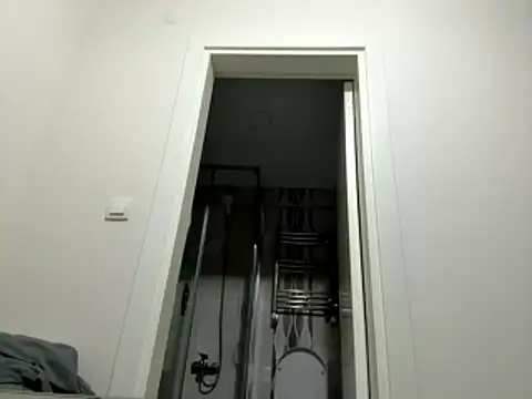 laynufff online show from January 15, 8:01 pm