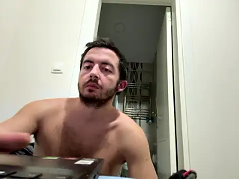 Snapshot of laynufff chatting on January 17, 5:27 pm laynufff online show from January 17, 5:27 pm